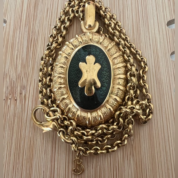 Vintage Burberry Necklace Pendant Pearl Enhancer with Chain Green Enamel Gold - Picture 3 of 13